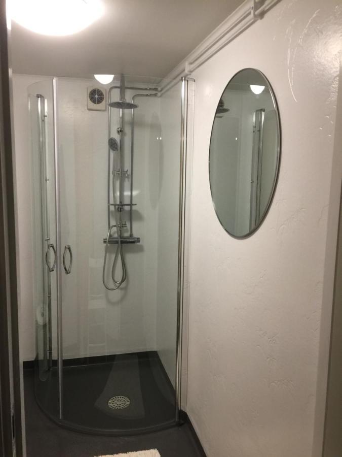 Bo Centralt I Vaernamo Värnamo Exterior foto